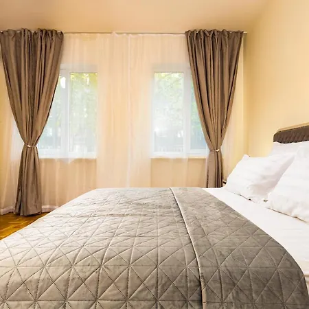 Bright Escape: Modern & Cozy 1bd דירה *